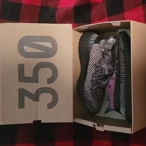 Adidas Yeezy size 9.5